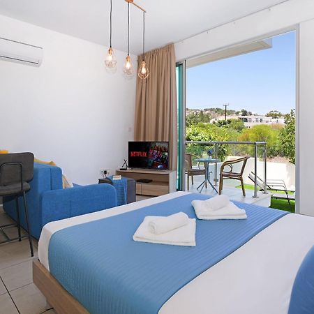 Meryl - Coralli Beachfront Apartment 普罗塔拉斯 外观 照片