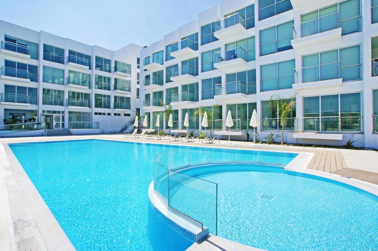 Meryl - Coralli Beachfront Apartment 普罗塔拉斯 外观 照片
