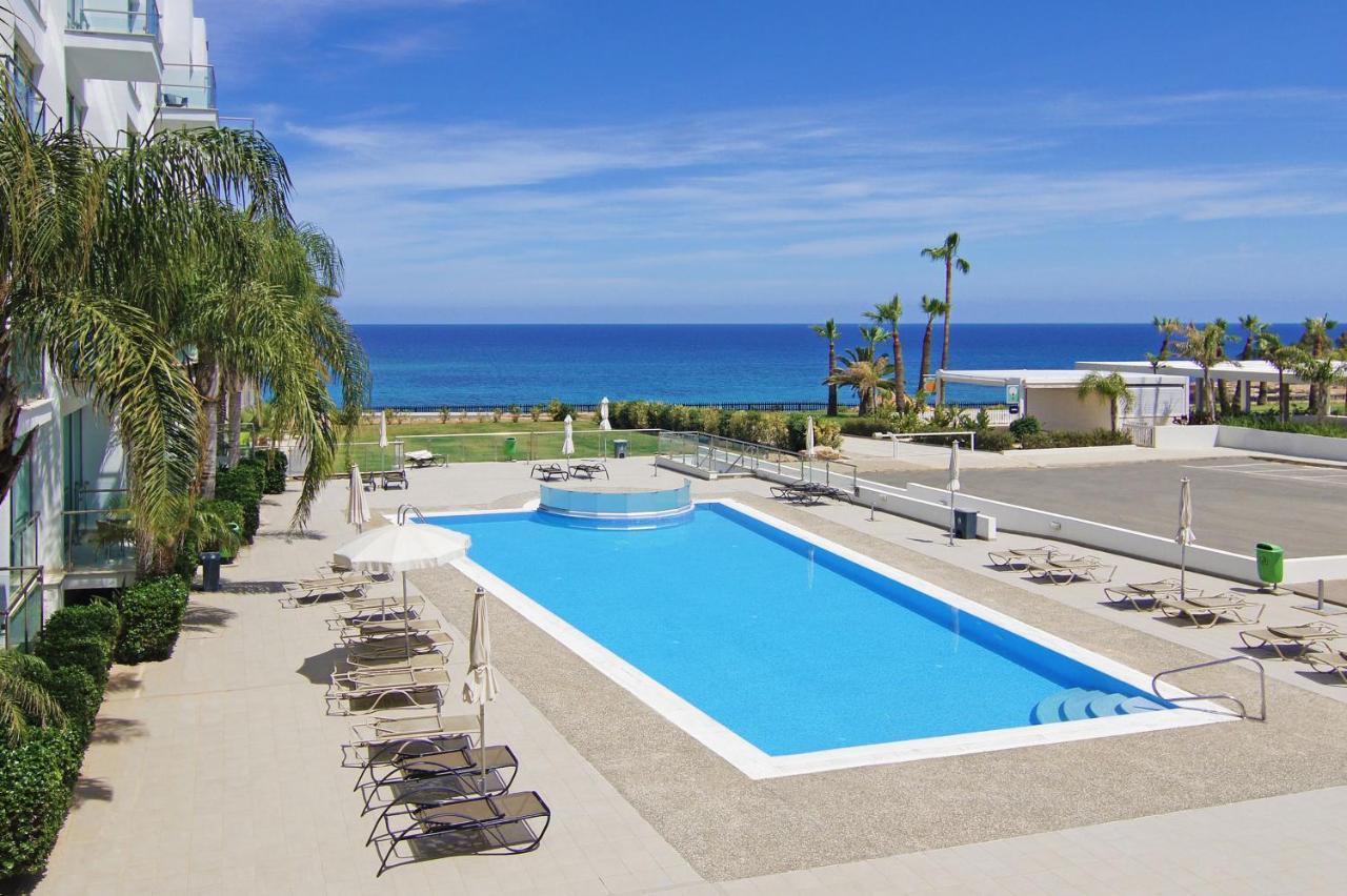 Meryl - Coralli Beachfront Apartment 普罗塔拉斯 外观 照片