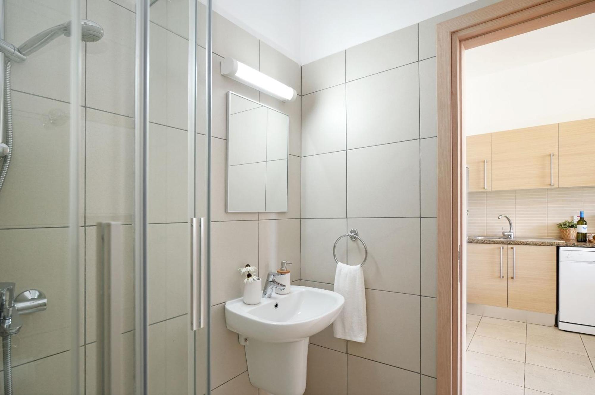 Meryl - Coralli Beachfront Apartment 普罗塔拉斯 外观 照片