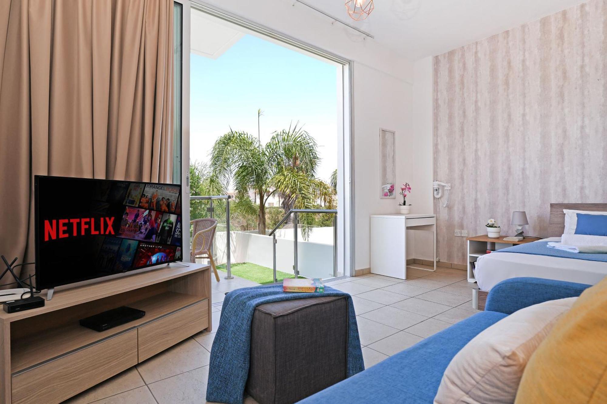 Meryl - Coralli Beachfront Apartment 普罗塔拉斯 外观 照片