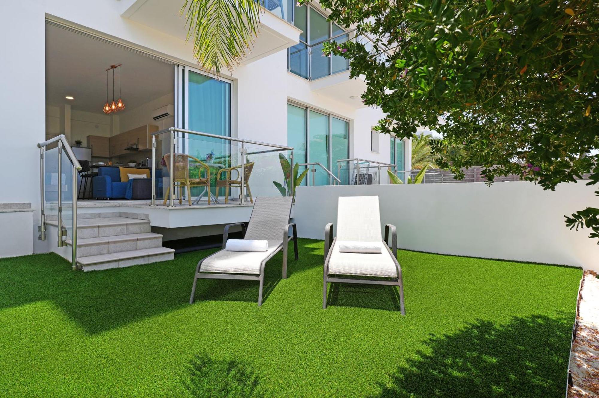 Meryl - Coralli Beachfront Apartment 普罗塔拉斯 外观 照片