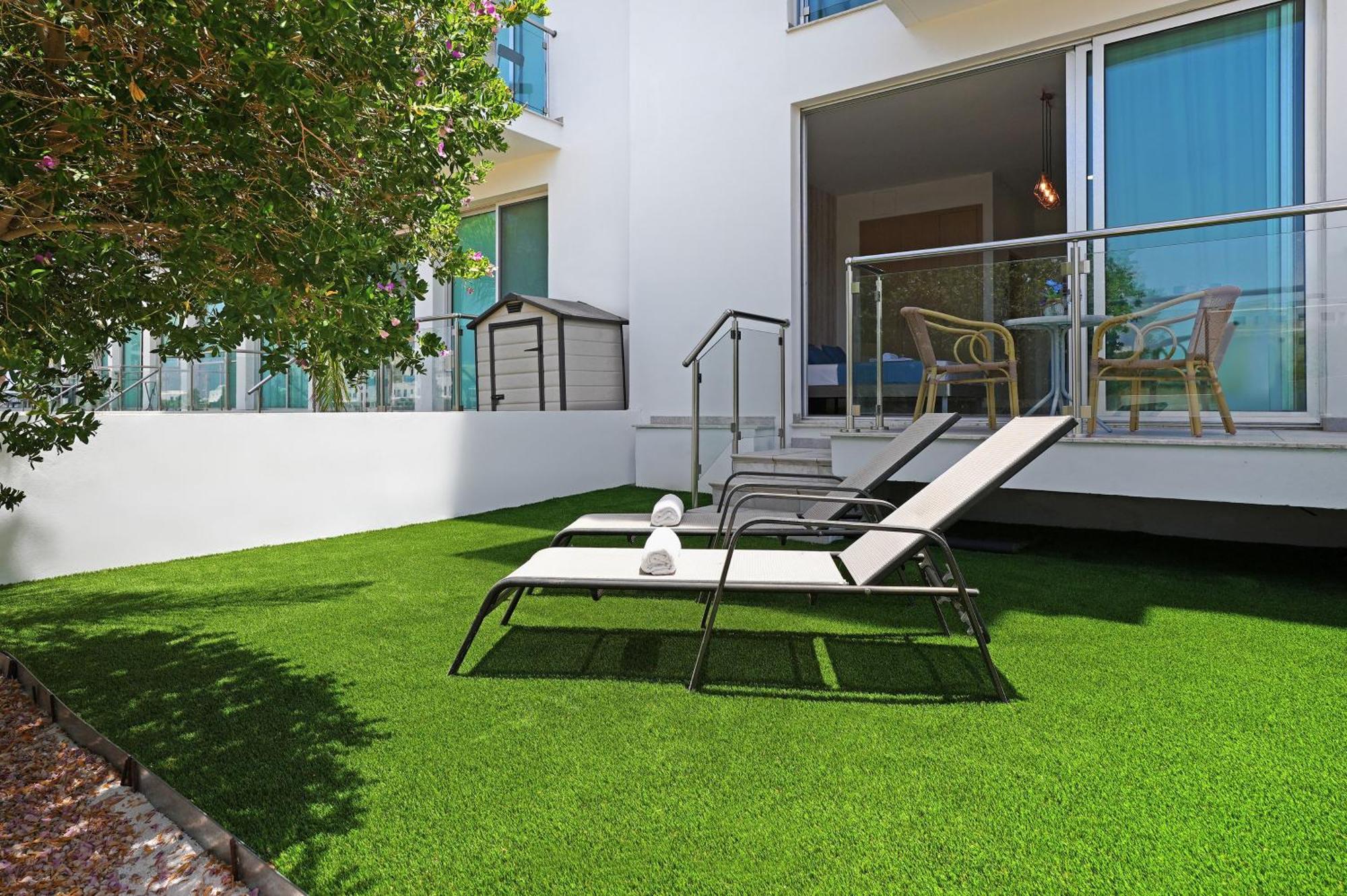 Meryl - Coralli Beachfront Apartment 普罗塔拉斯 外观 照片