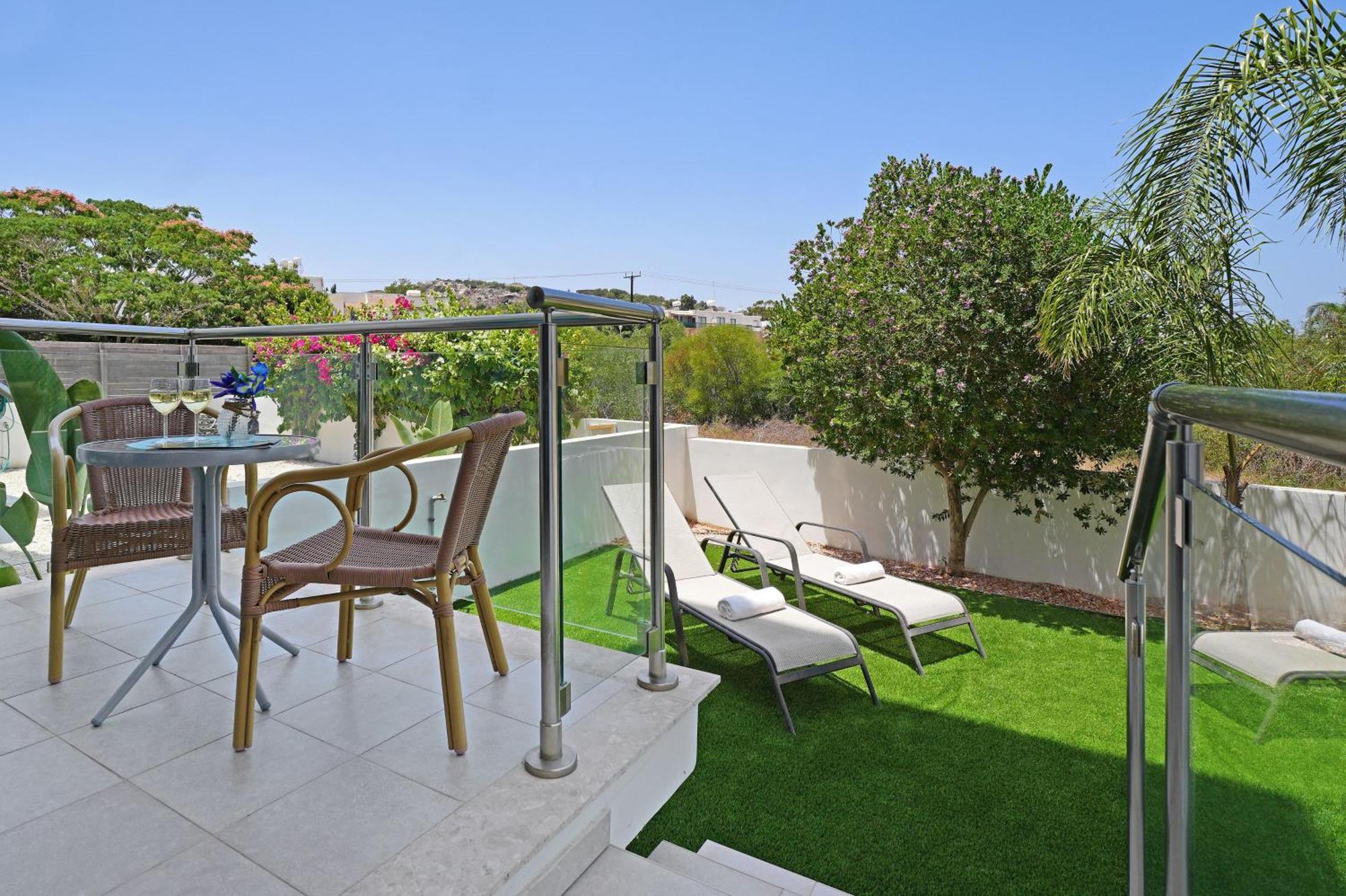 Meryl - Coralli Beachfront Apartment 普罗塔拉斯 外观 照片